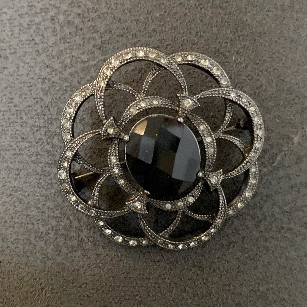 VINTAGE MONET BROOCH